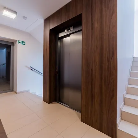 Wilczak 20b Stylish By Bookinghost